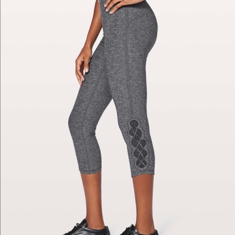 Lululemon Tied to It Crops size 8